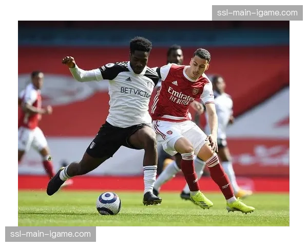 半场:富勒姆1-0伯恩茅斯,主队利用定位球取得领先